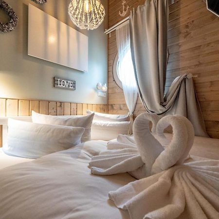 Lieblingsplatz Parey - Schwimmendes Seehotel Ruang foto