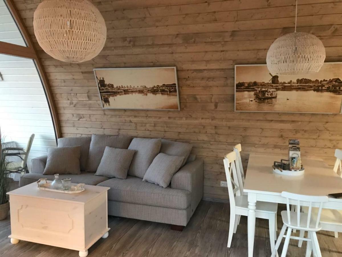 Lieblingsplatz Parey - Schwimmendes Seehotel Bagian luar foto